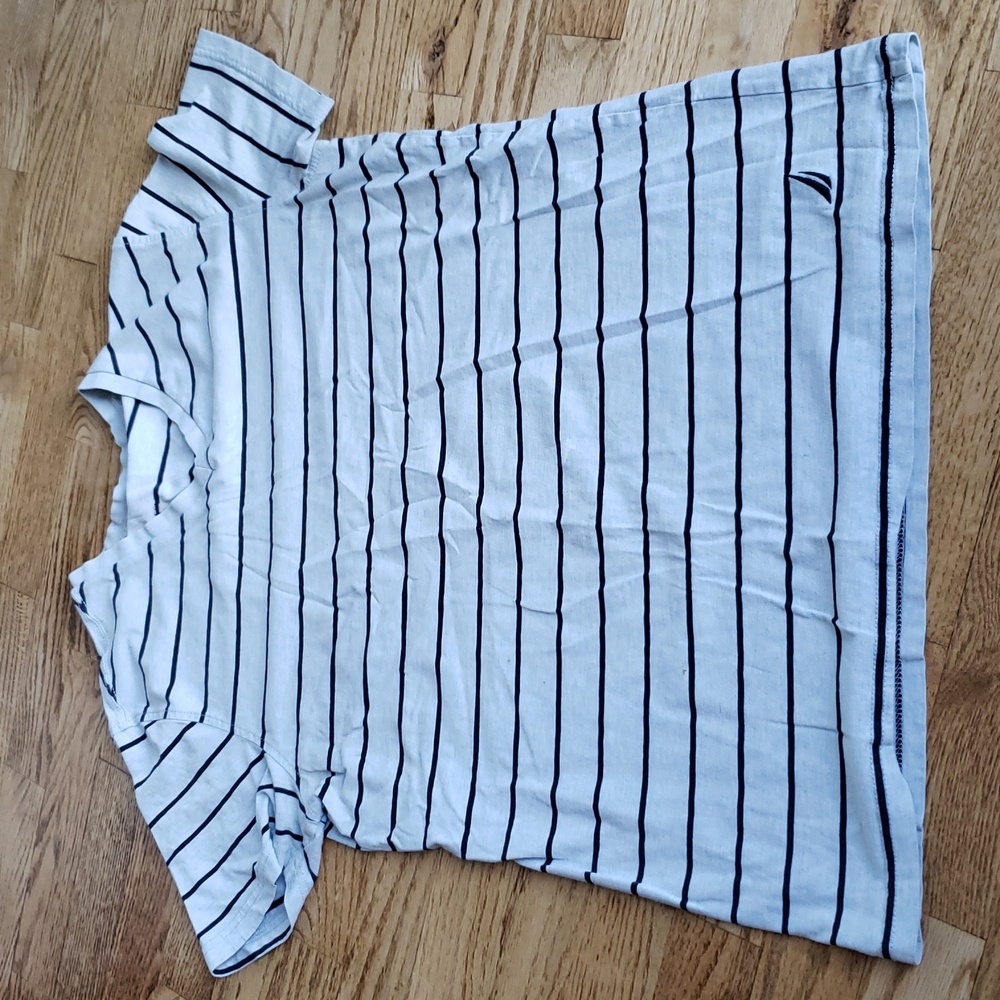 (M) Nautica Slim Fit Striped V Neck T-Shirt Casual Classic Streetwear Comfy